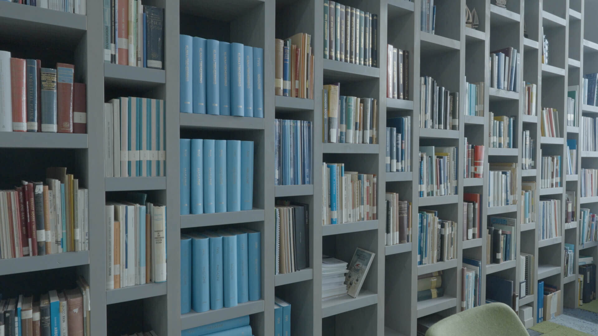 Intechnium boekenkast